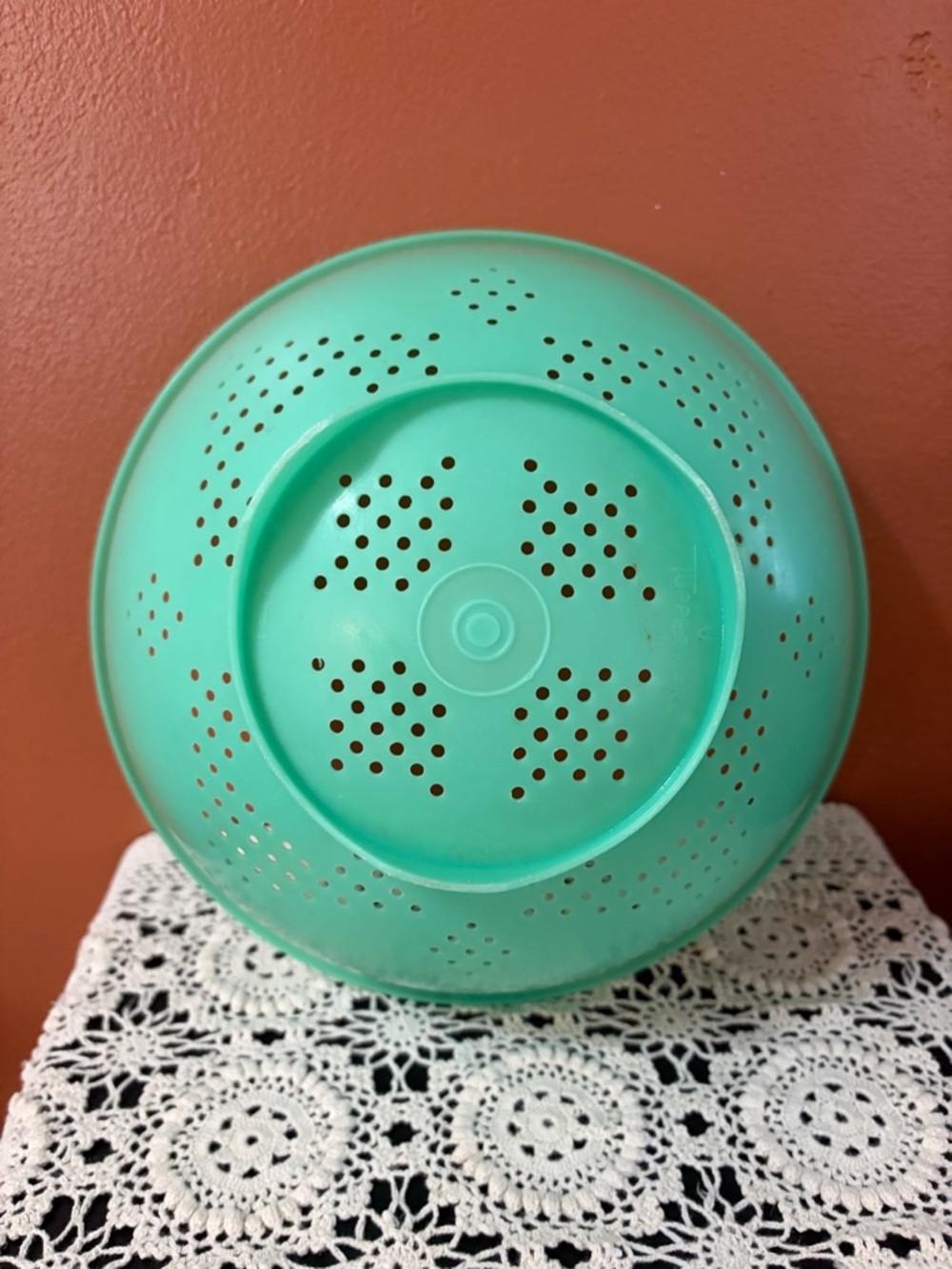Vintage Tupperware Colander - Picture 4 of 5